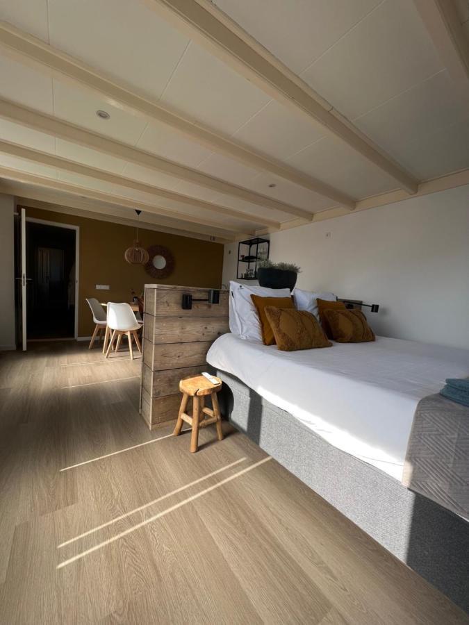 Mid83 Bed & Breakfast Woudsend Екстериор снимка