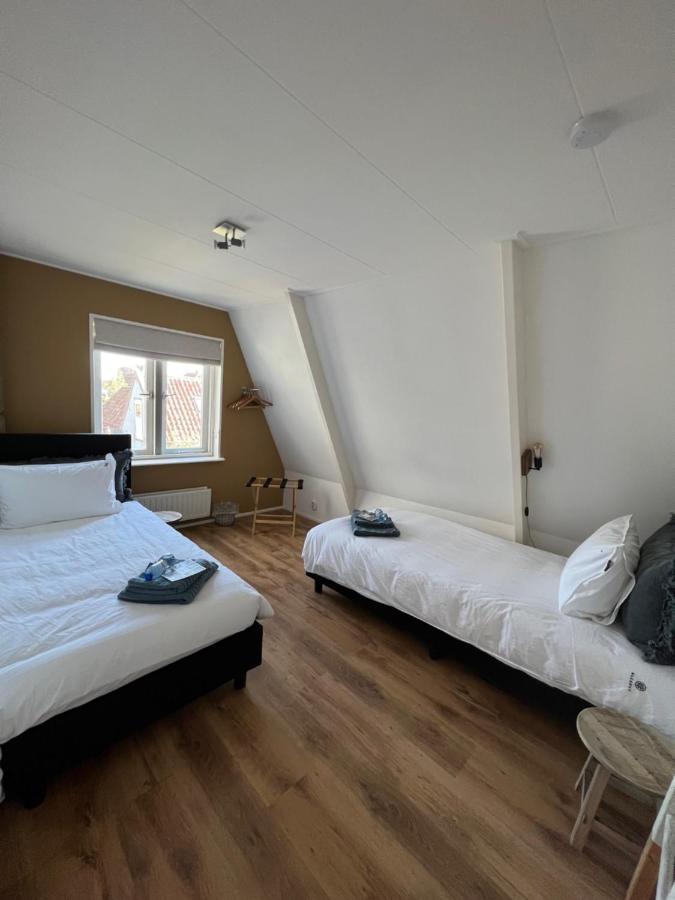 Mid83 Bed & Breakfast Woudsend Екстериор снимка