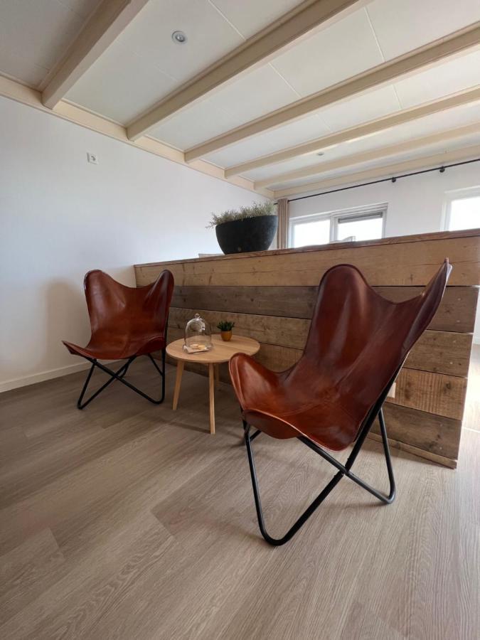 Mid83 Bed & Breakfast Woudsend Екстериор снимка