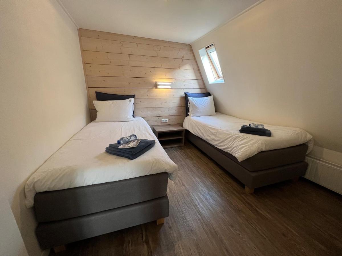 Mid83 Bed & Breakfast Woudsend Екстериор снимка
