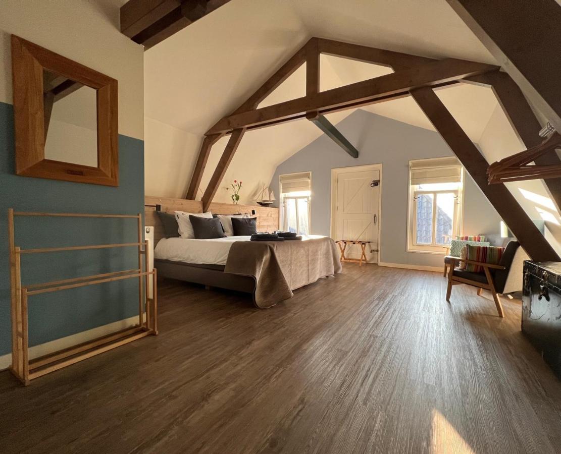 Mid83 Bed & Breakfast Woudsend Екстериор снимка