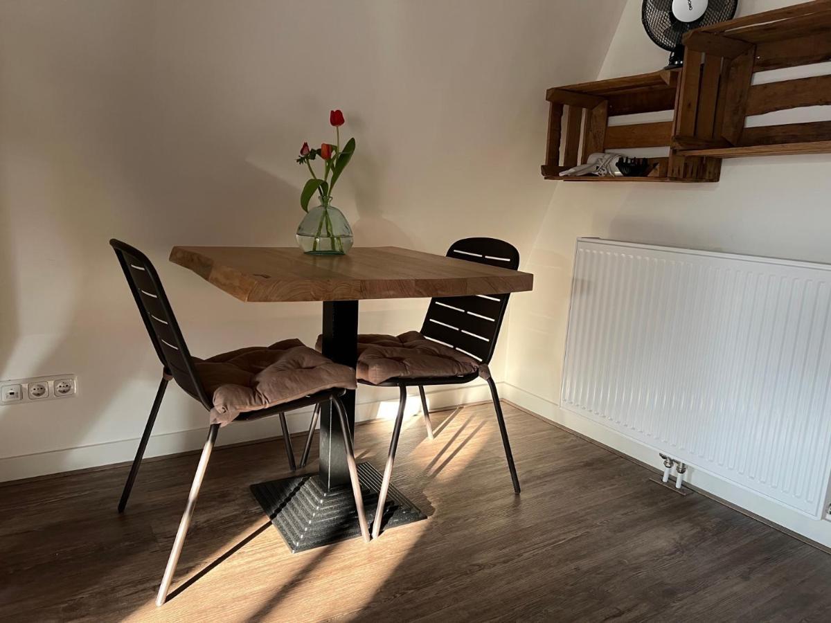 Mid83 Bed & Breakfast Woudsend Екстериор снимка